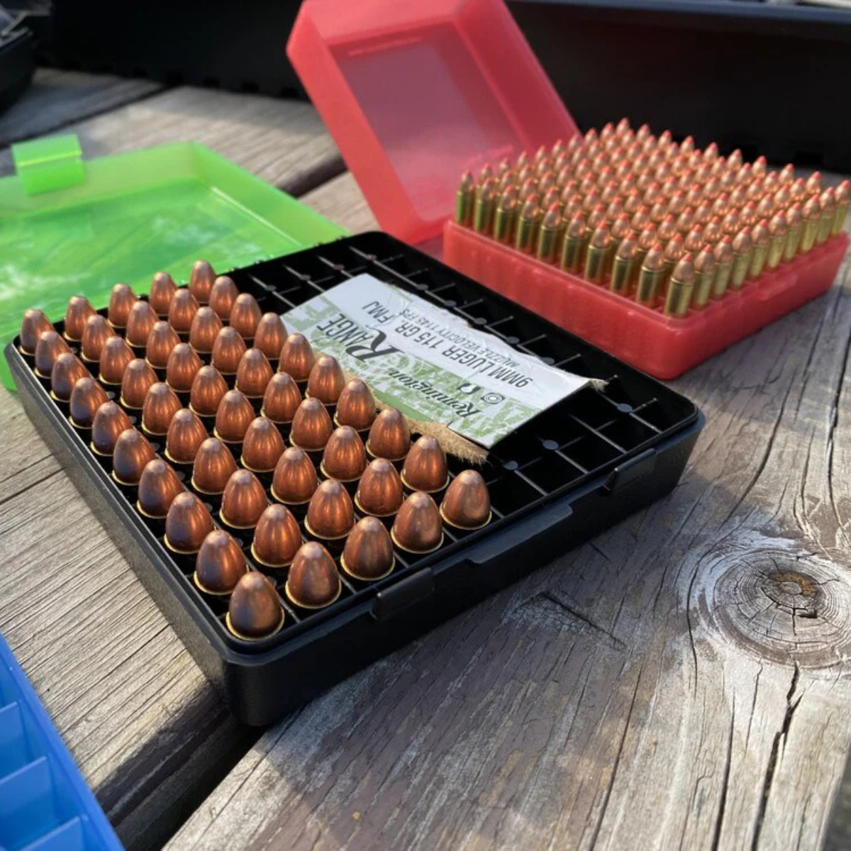 Boîte de rangement MTM compartimentée pour 100 cartouches calibre 9mm / .380